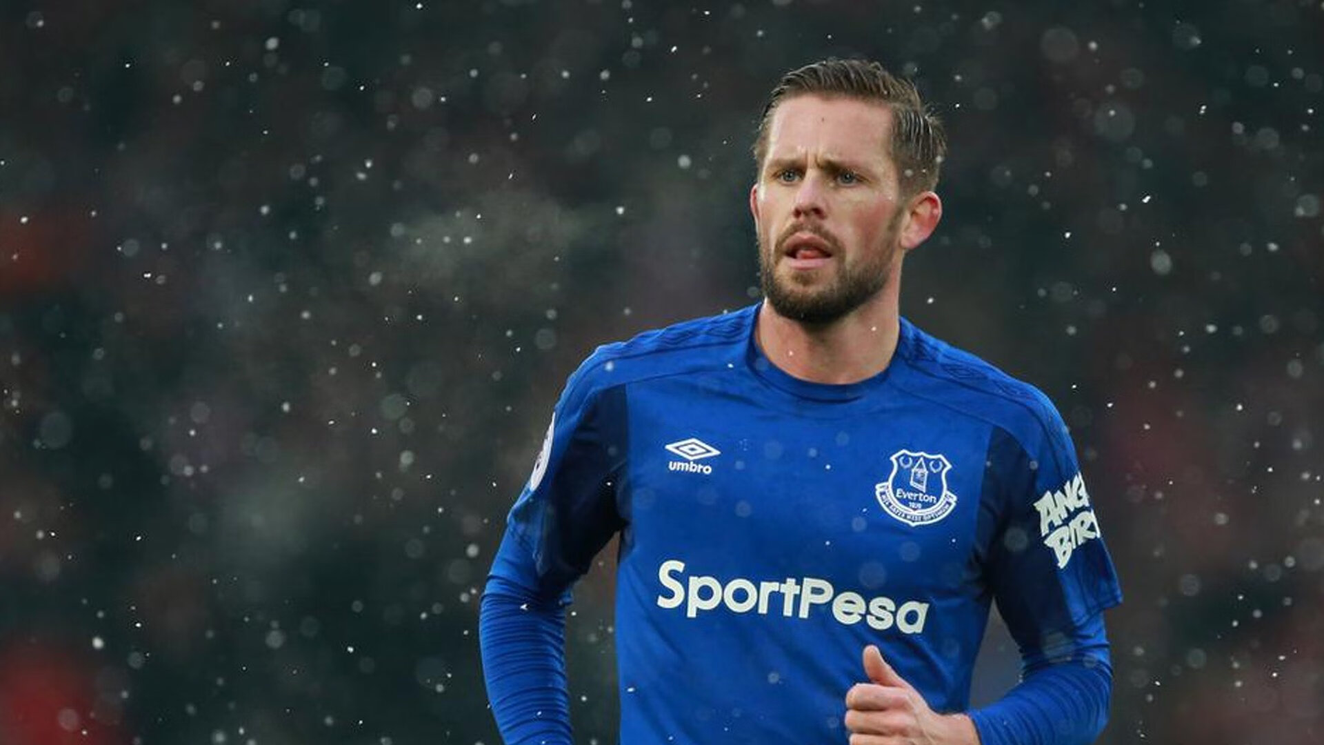 爱游戏体育-青少年足球精英营启动选拔训练两不误，2020年校园足球精英训练营